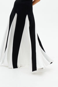 Contrast Pleated Maxi Dress