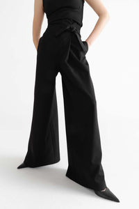 Bow Trousers close look